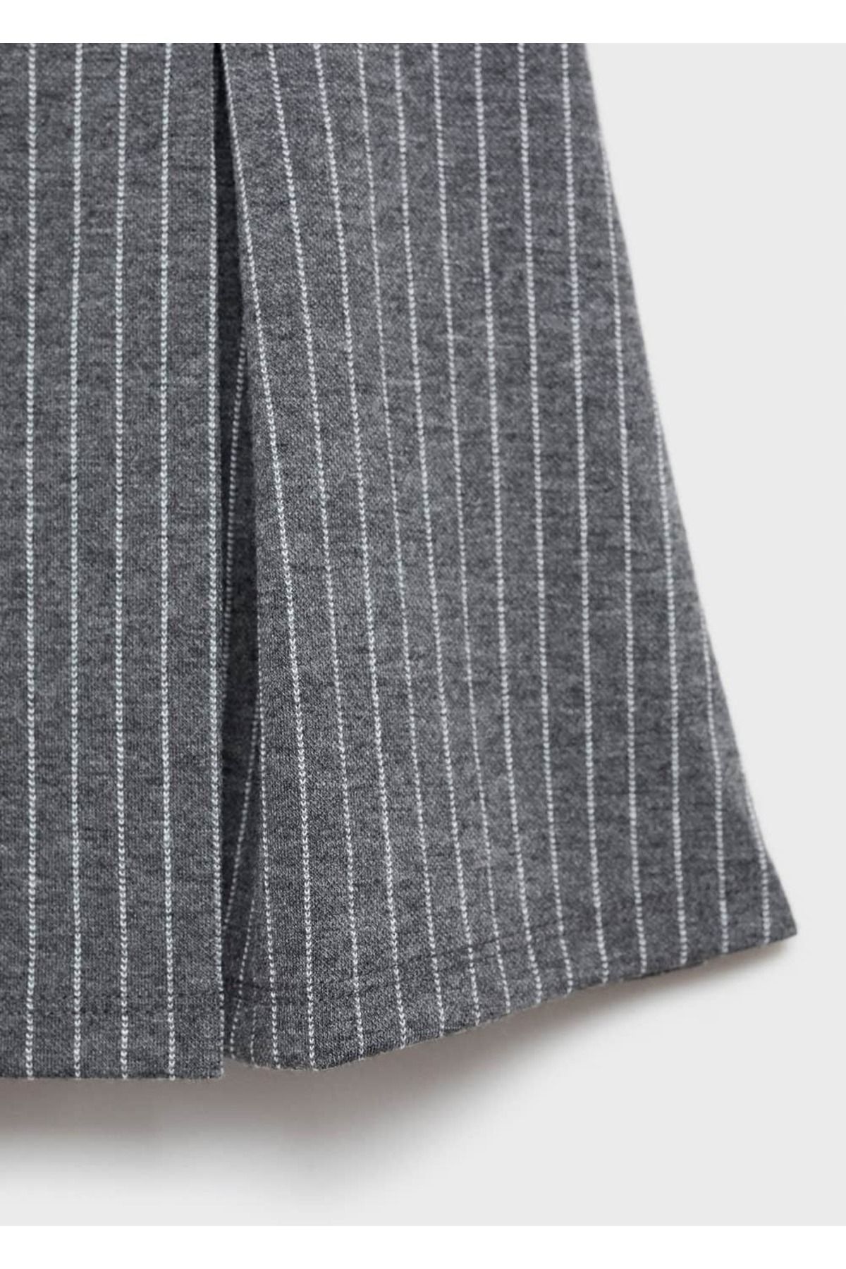 MANGO Kids-Fusta - Design elegant și confortabil 5