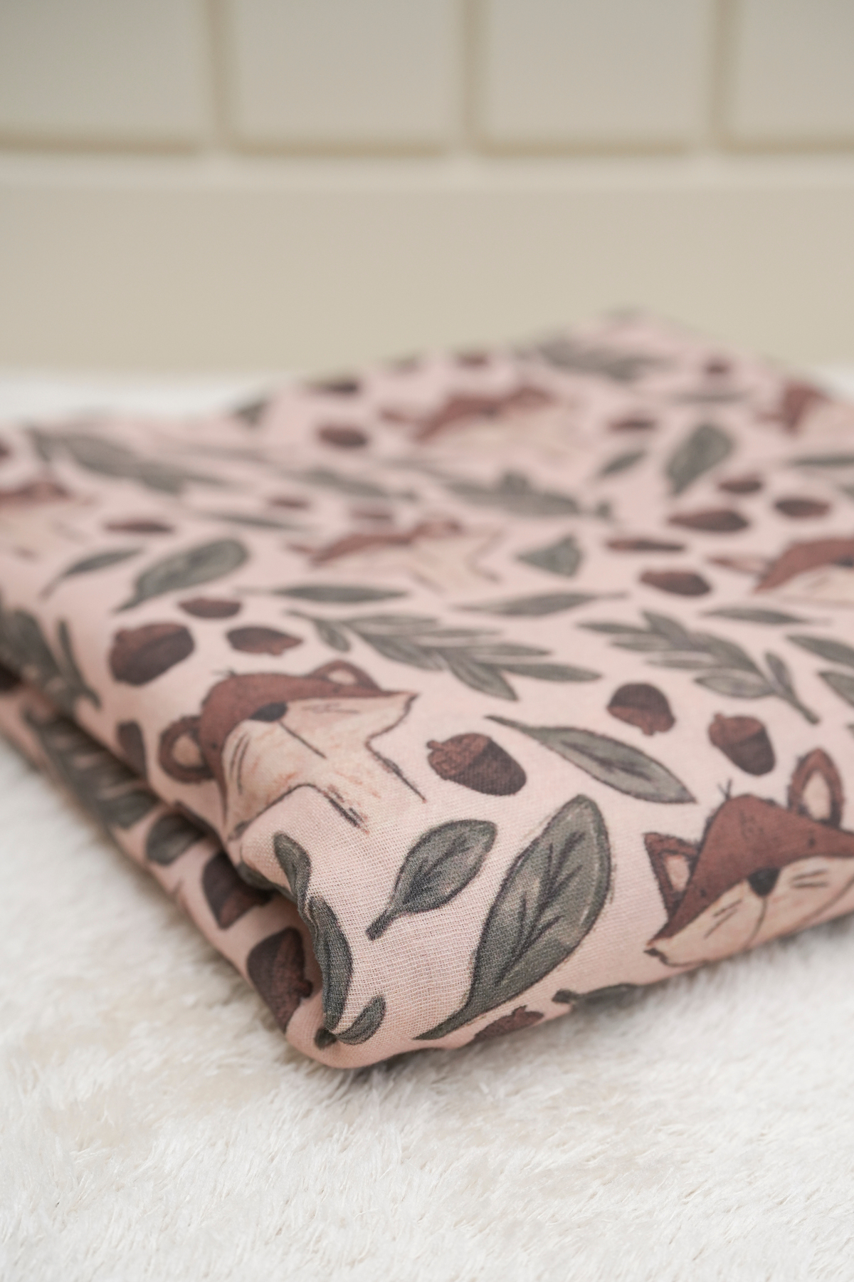 Tuğba Kuğu Baskılı Müslin Kumaş  | Forests And Foxes fotoğrafı 3 (önizleme)