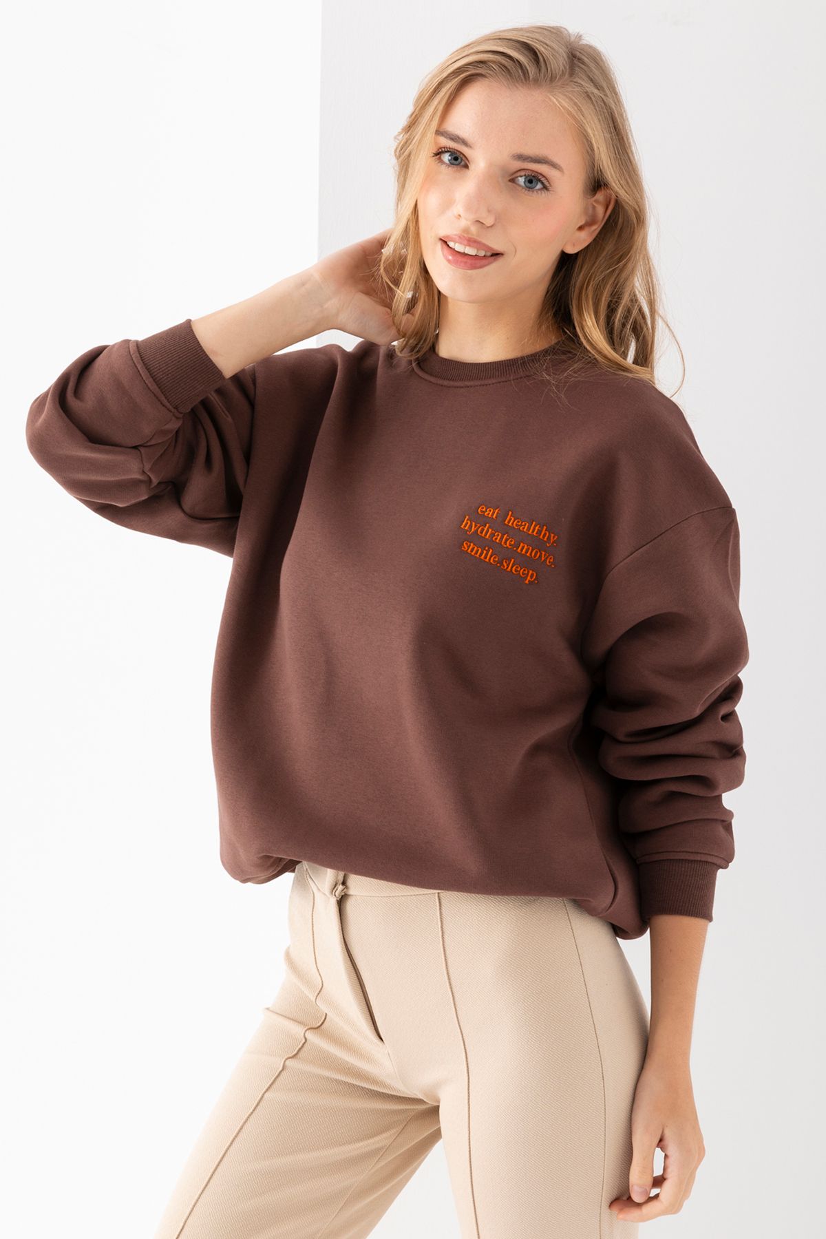 Zomers-Women's Crew Neck Fleece Embroidered Oversize Brown Sweatshirt 5