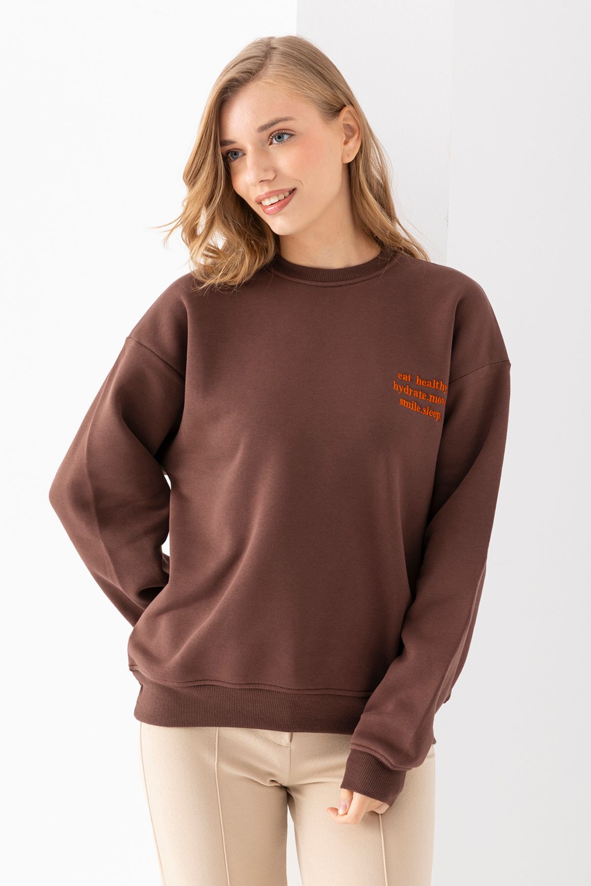 Zomers-Women's Crew Neck Fleece Embroidered Oversize Brown Sweatshirt 4