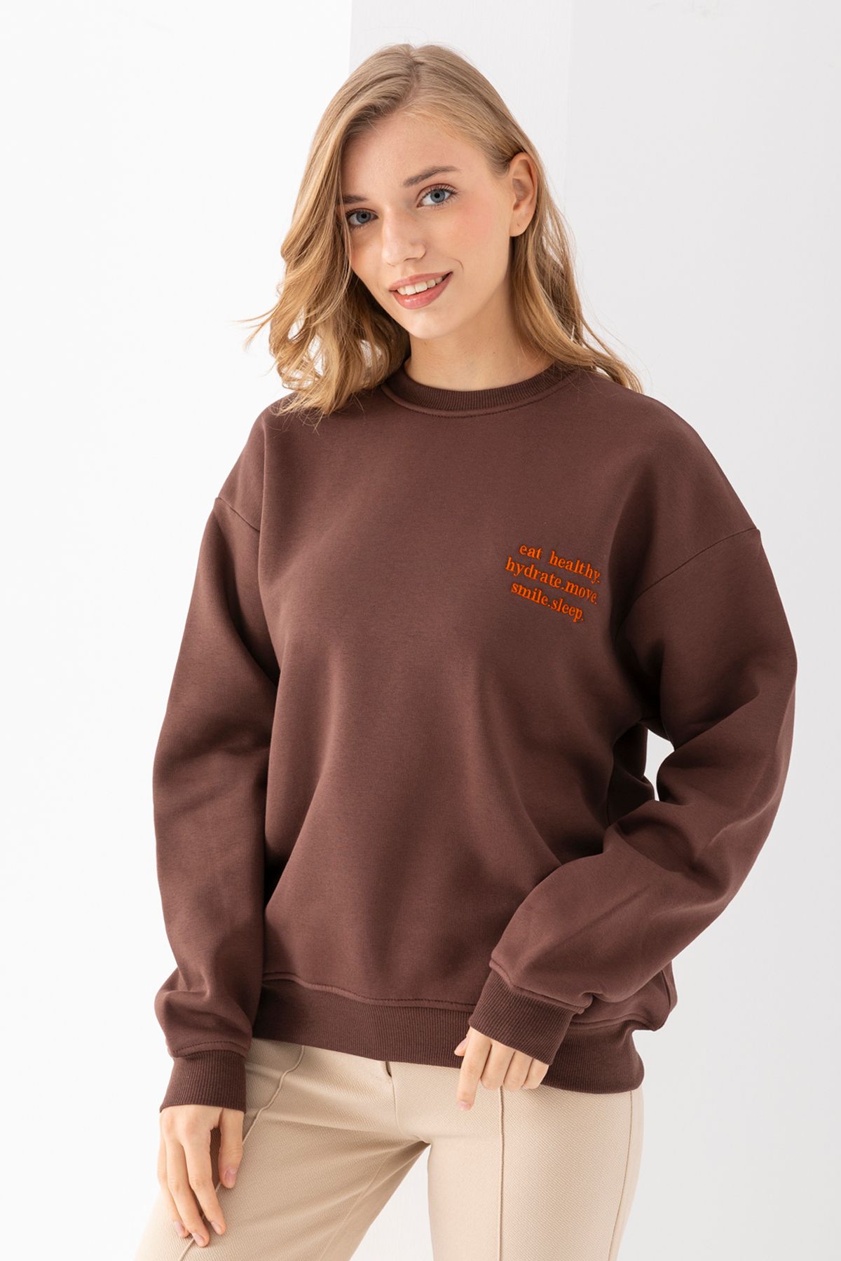 Zomers-Women's Crew Neck Fleece Embroidered Oversize Brown Sweatshirt 3