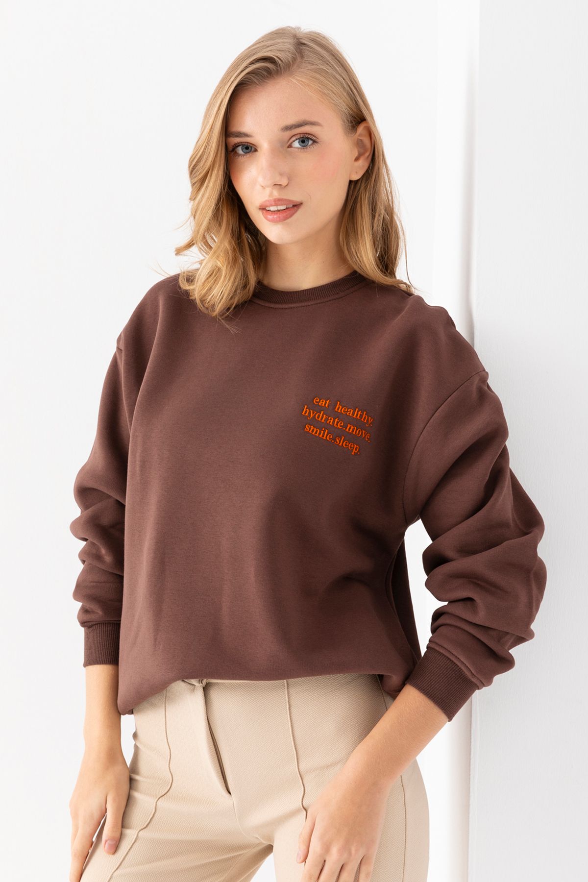 Zomers-Women's Crew Neck Fleece Embroidered Oversize Brown Sweatshirt 6