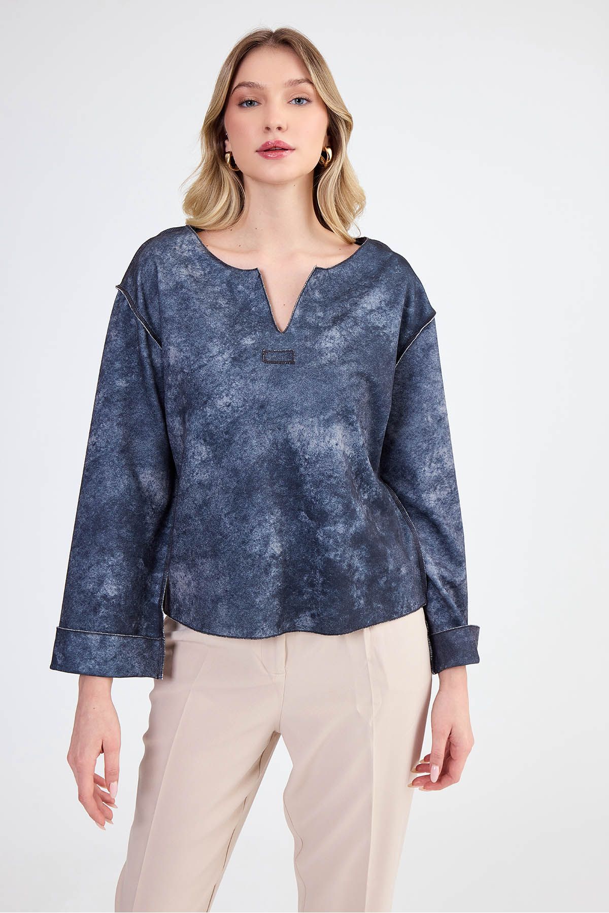 Vitrin-Judge Collar Abstract Pattern Blouse 6