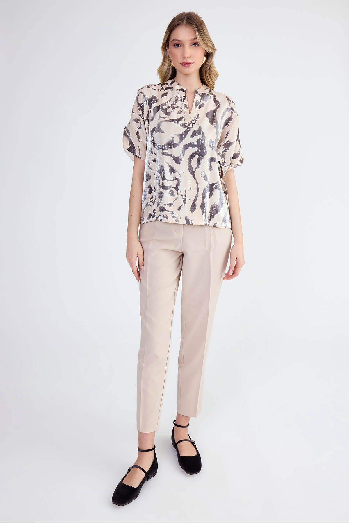 Vitrin-Shiny Fabric Patterned Judge Collar Blouse 2