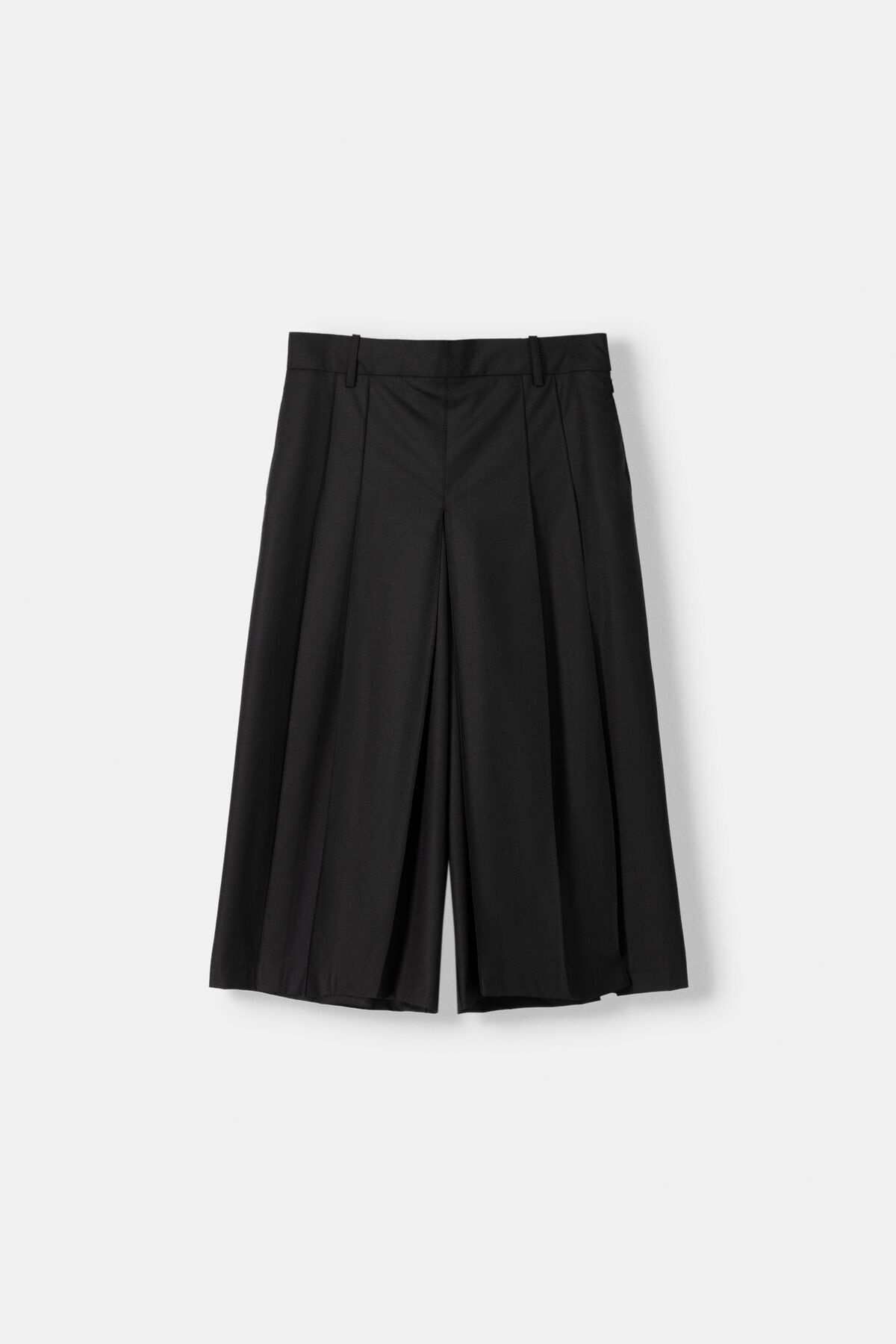 Bershka-Pleated Bermuda jorts 3