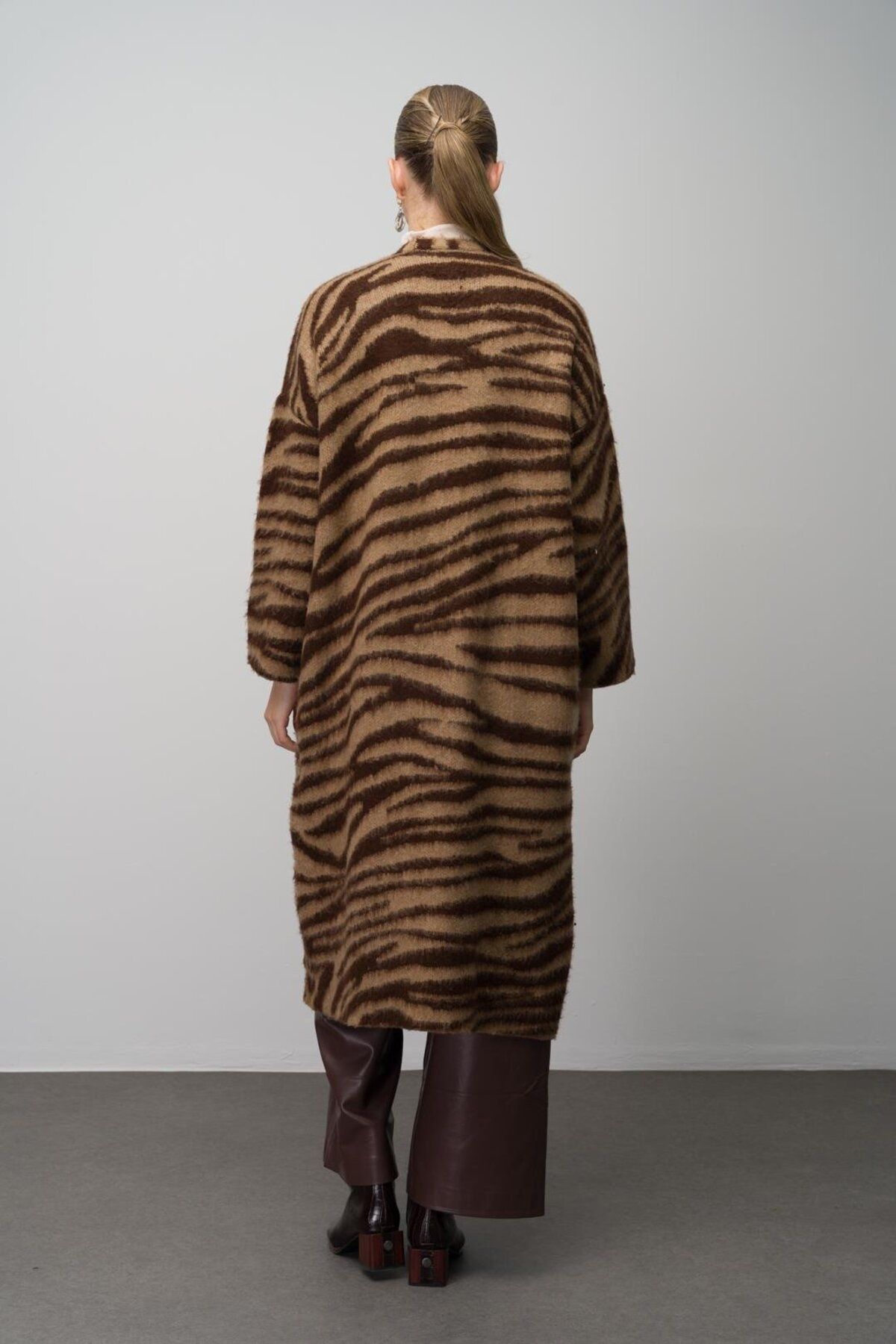 Olcay-Coffee Color Zebra Print Loose Knitwear Long Cardigan - 8247 6