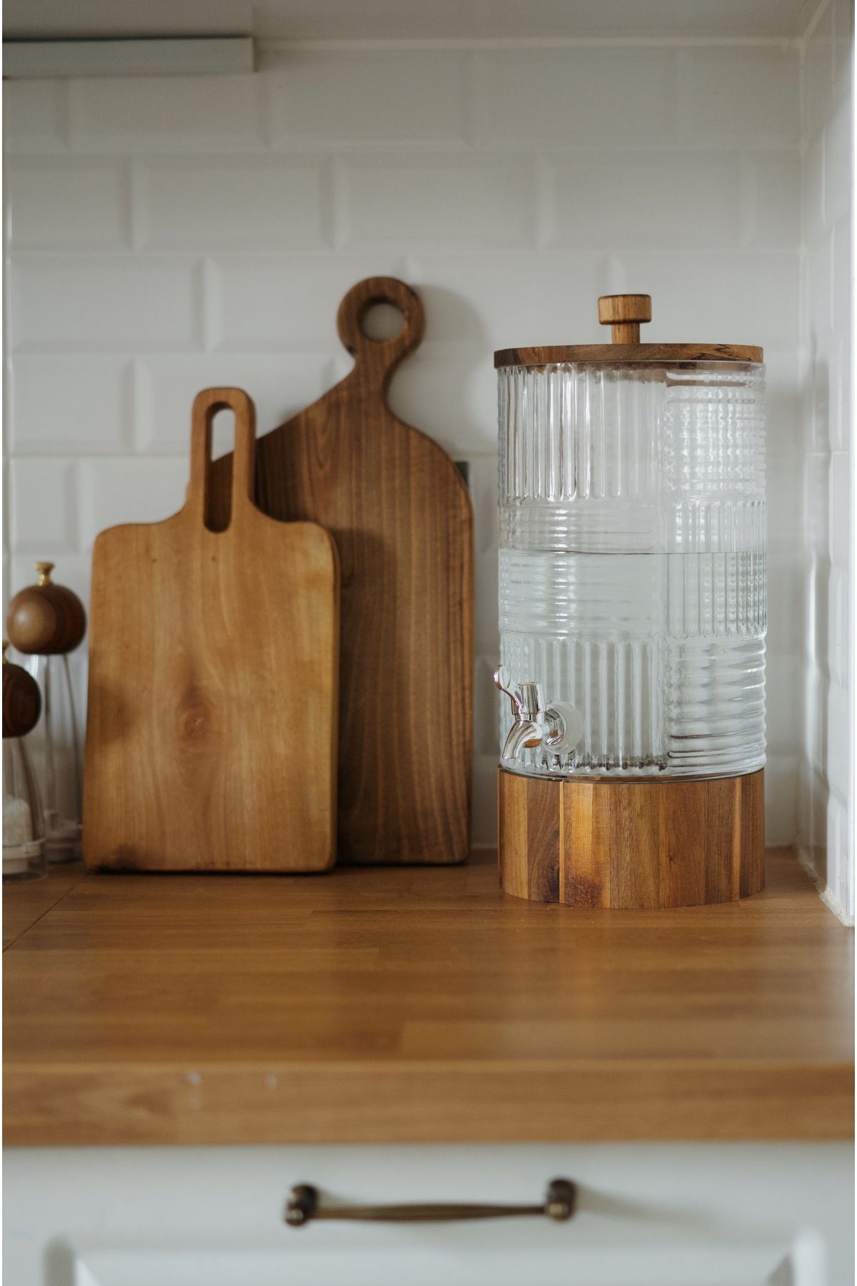 Dekorzdükkan-Glass Dispenser with Acacia Stand and Lid (6 Liters) 3