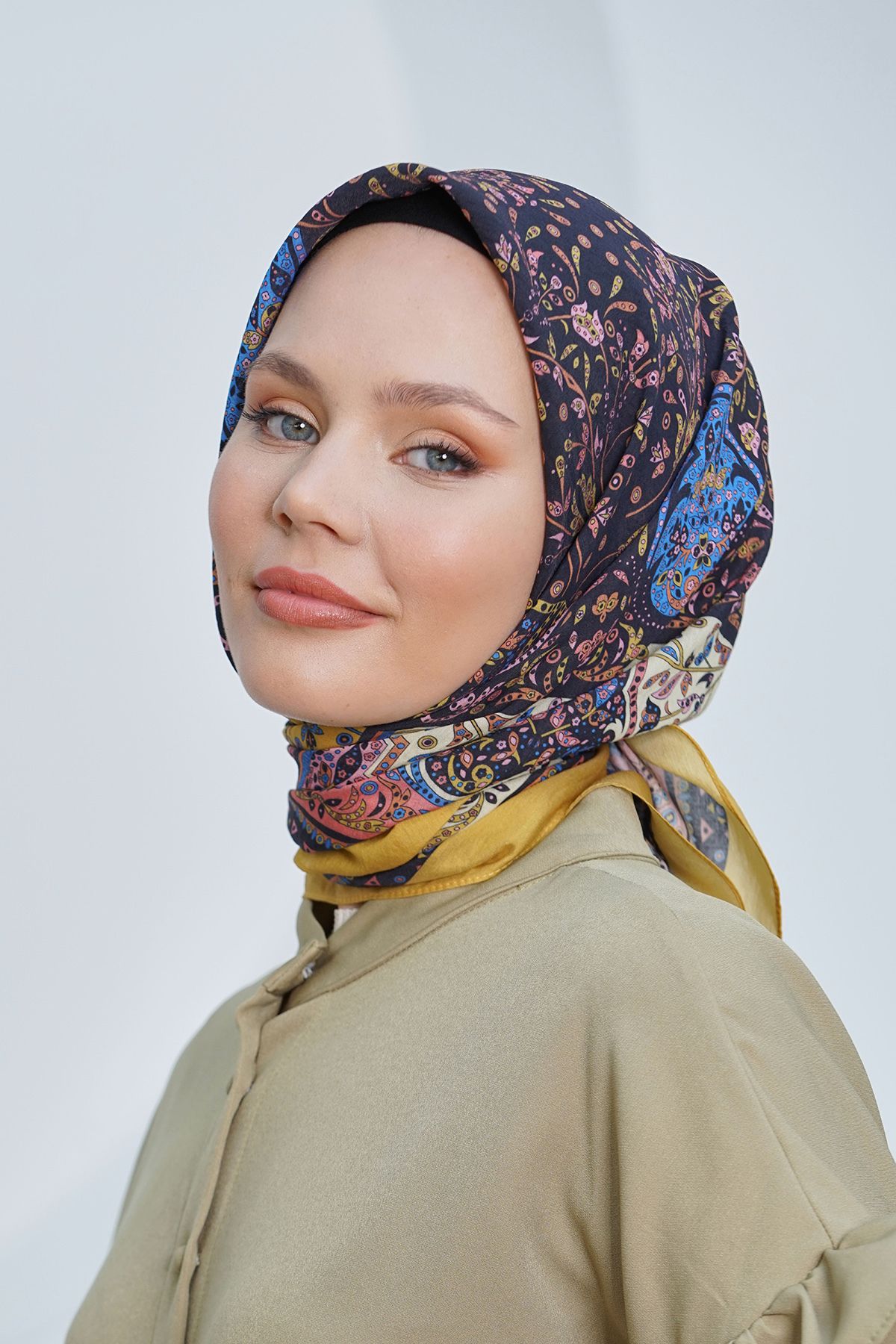 روسری زرد حجاب الماس هارمونی سیاه IPEXI 4316 Loryan