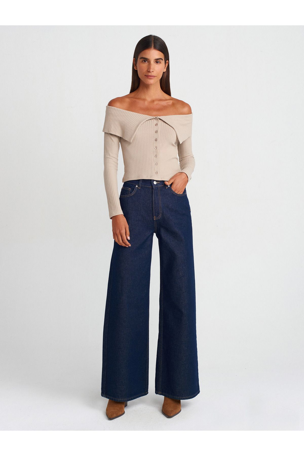 complete the look image