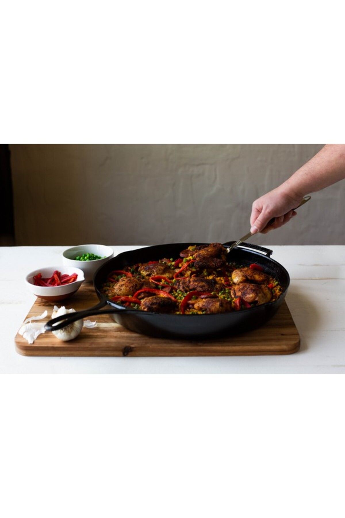 Lodge-Non-Stick Round Skillet Pan with Hanging Loop 10.5inch 8