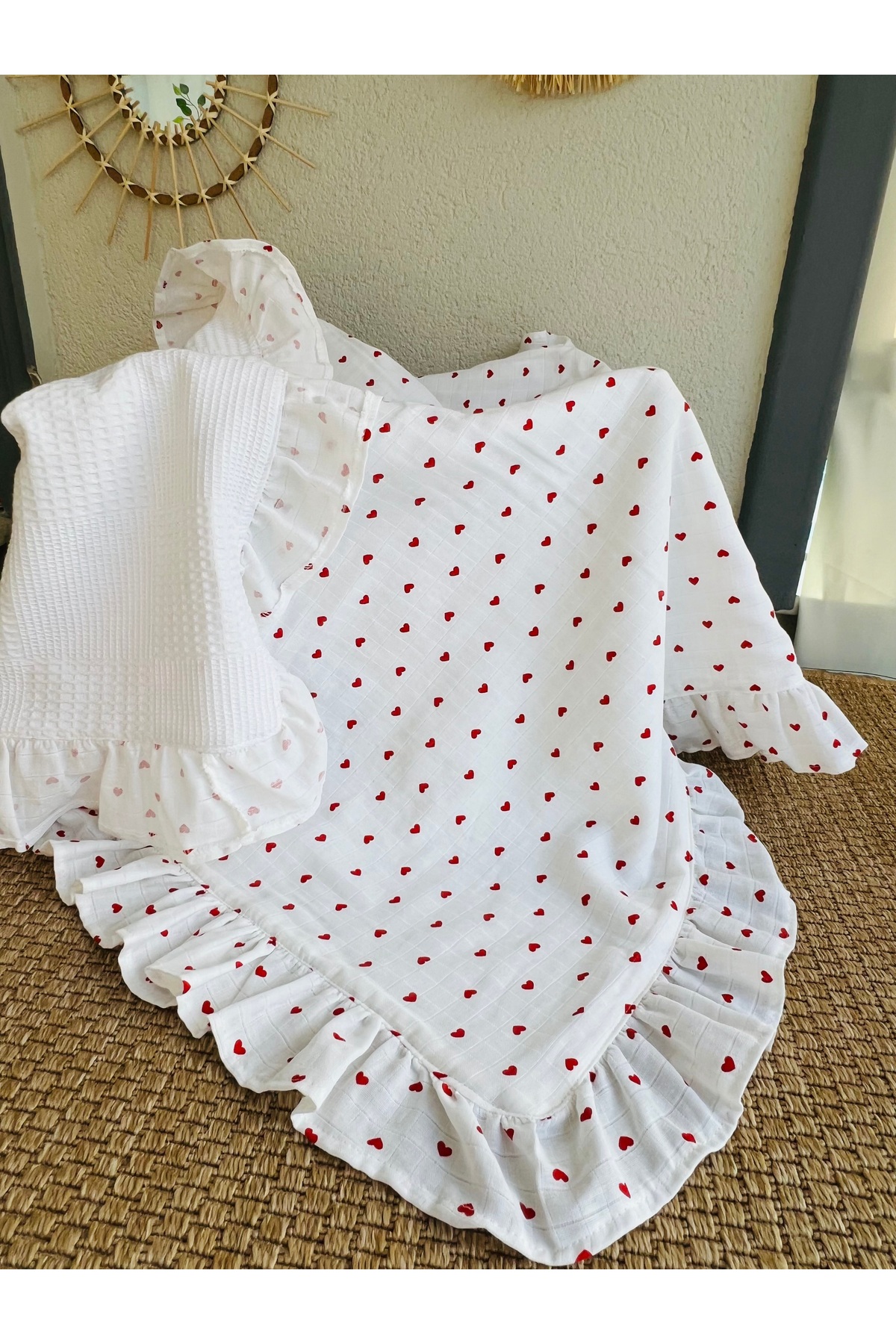 eyma home %100 pamuk kalp desenli pikeli fırfırlı bebek battaniyesi fotoğrafı 2 (önizleme)