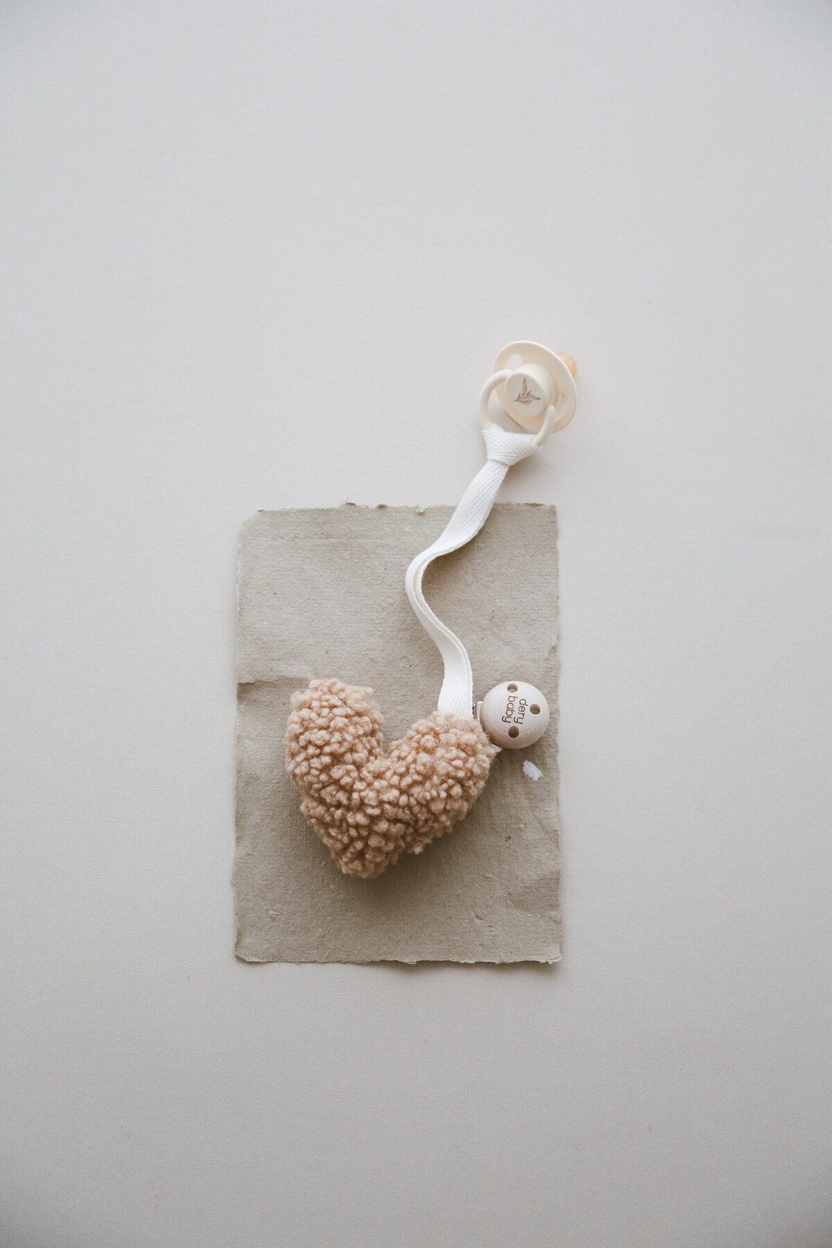 DERY BABY TEDDY MOON KAHVE KALP EMZİK ASKISI