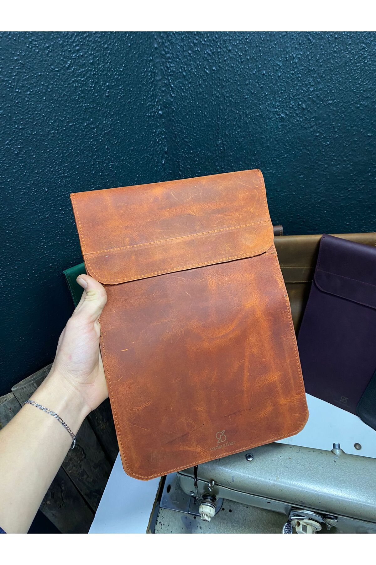 özdemirler deri-جلد العجل المجنون - حافظة مغلف لجهاز MacBook Air وPro مقاس 13.3/14 بوصة، حافظة كمبيوتر محمول بسيطة 3