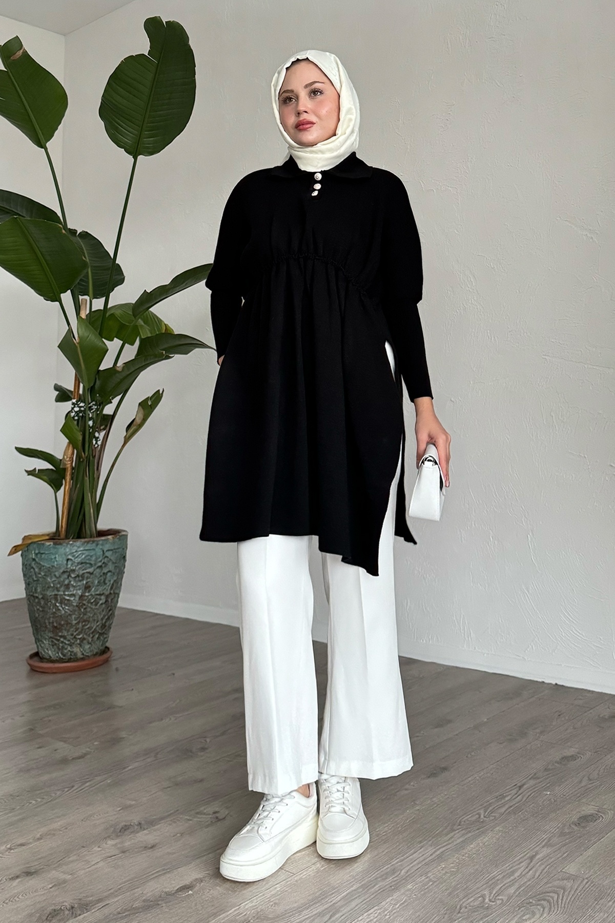InStyle-Balloon Sleeve Black Poncho 1
