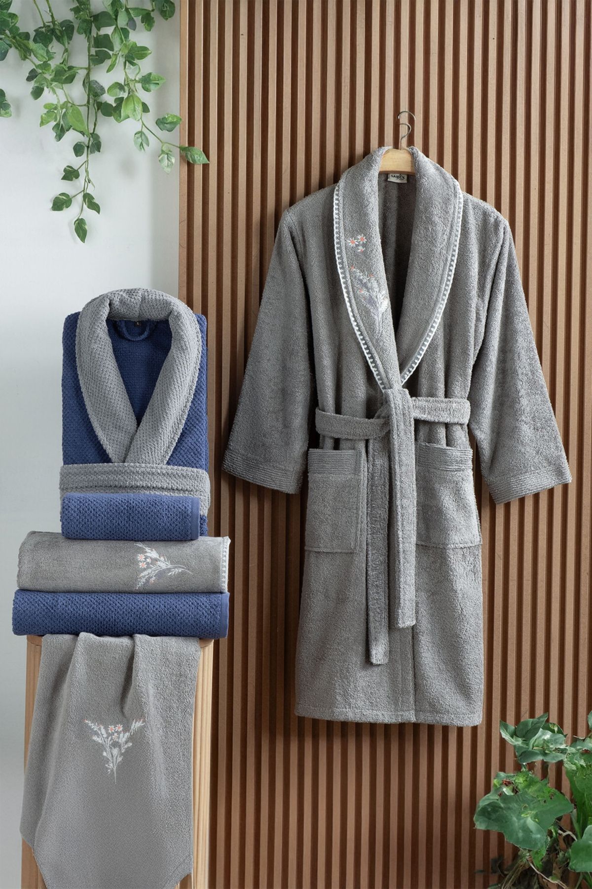 Sarev-Garcia Grey/Blue Mood Comfort 6 Piece Family Bathrobe Set 1