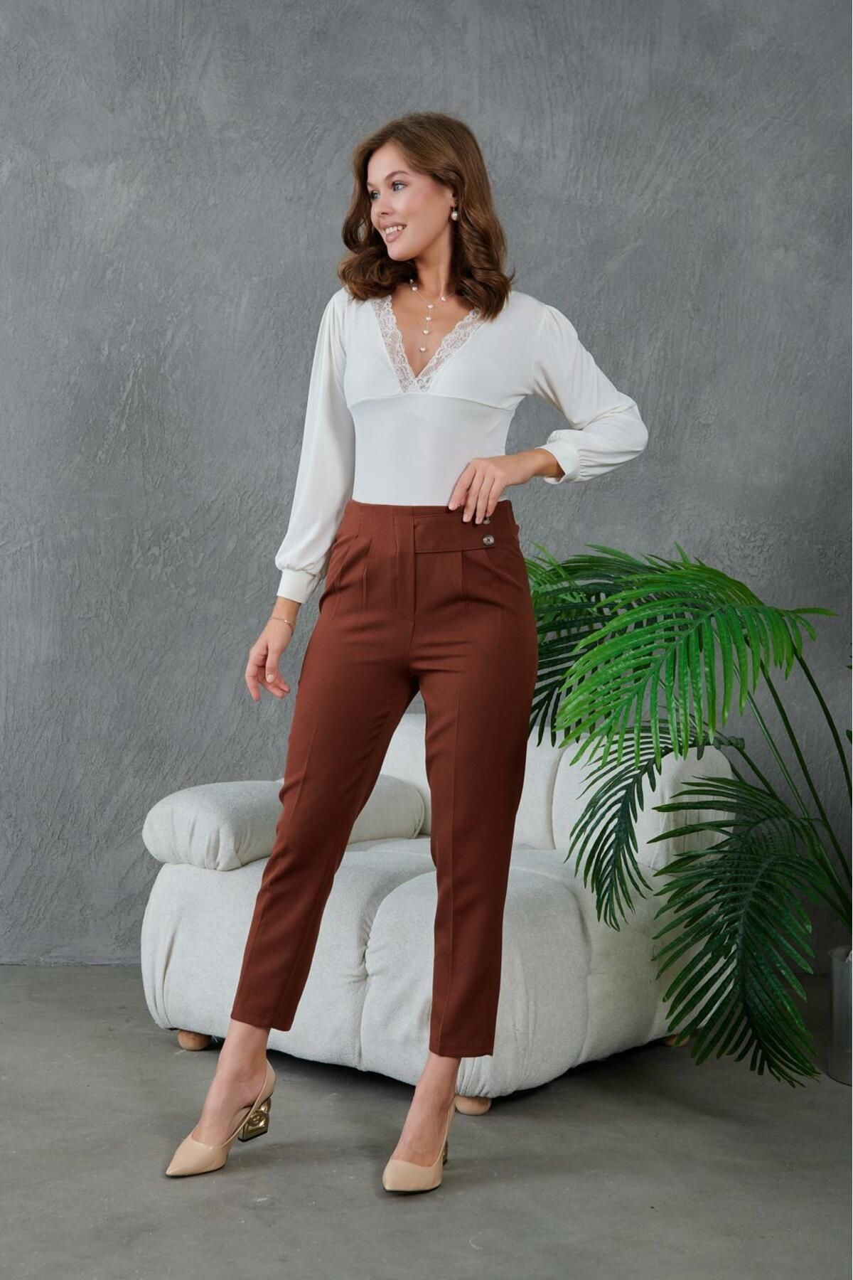 MİSLİNE-Women's Pants with Rubber on the Back and Button on the Front, 3