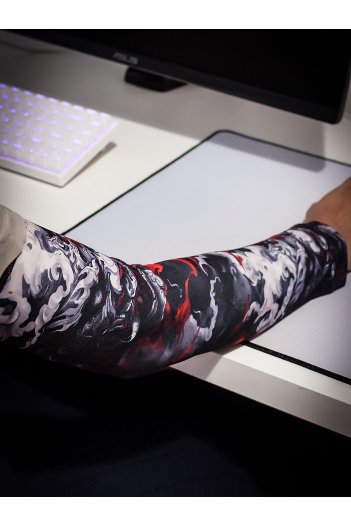 buffed Oni Oyuncu Sporcu Kolluk Gamer Sleeve buffed