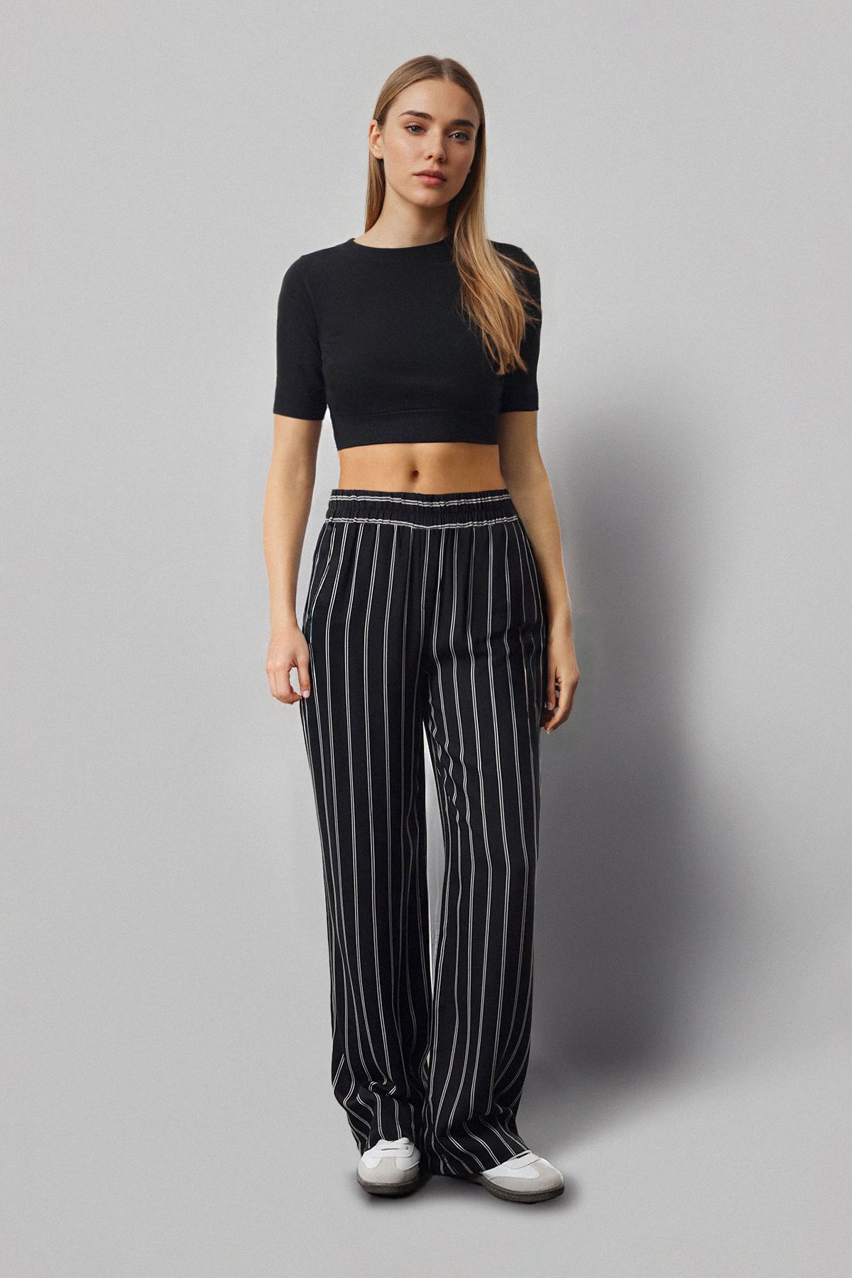 Trendyol Collection Czarne, Luźne, Szerokie Spodnie W Paski Twoss25pl00008 Kobieta - 36
