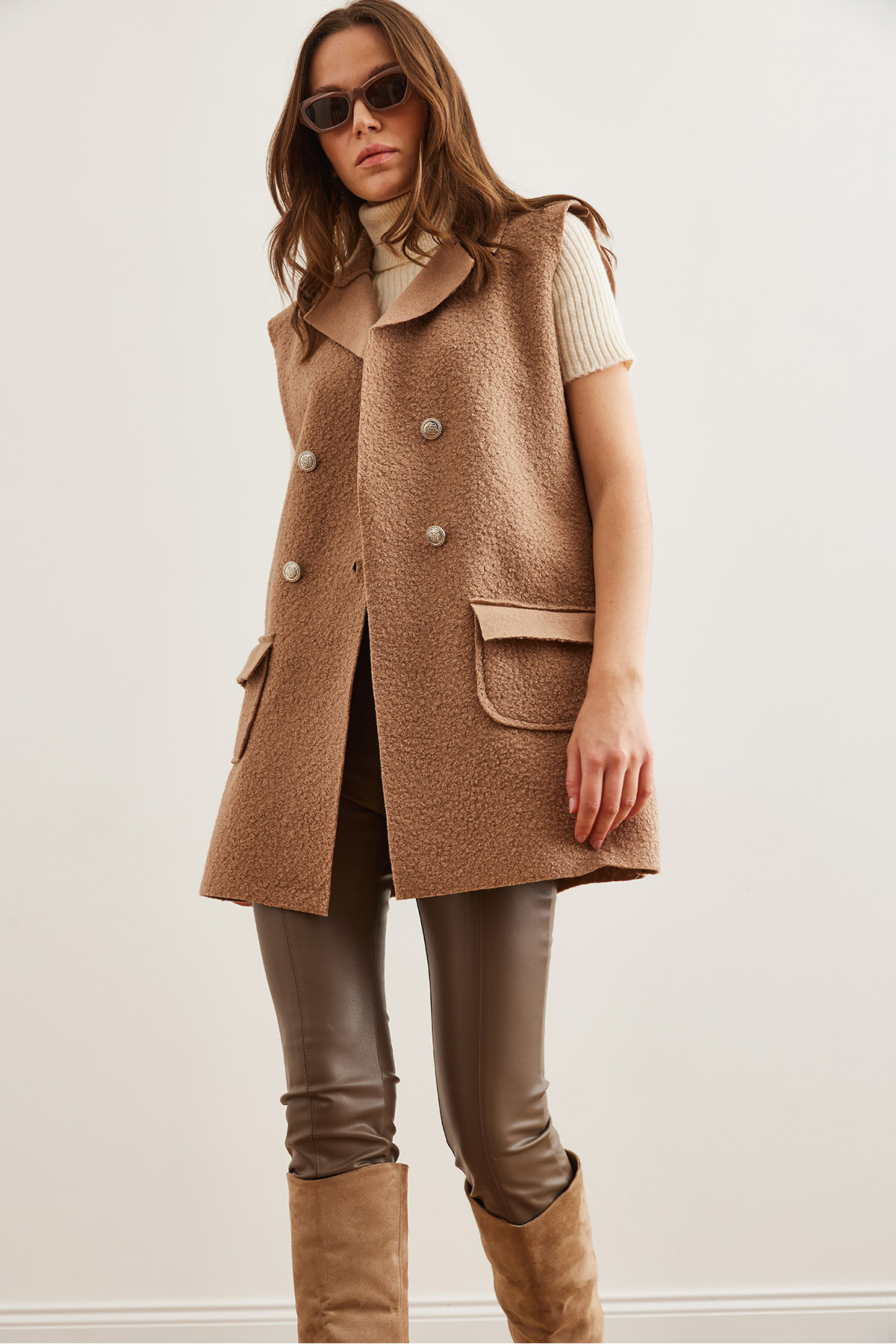 Olalook-Damen Camel Buttoned Pocket Boucle VestYLK- 19000050 4