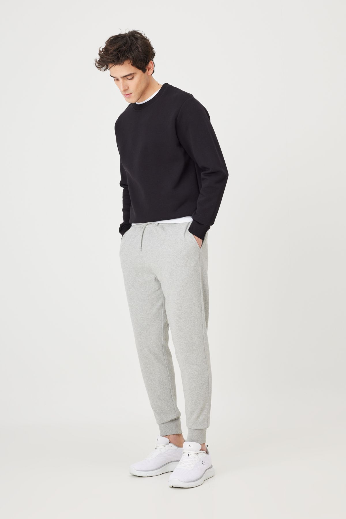 George Henry-2 Thread Pockets Comfortable Cotton Standard Fit Regular Fit Jogger Men's Gray Melange Sweatpants 3