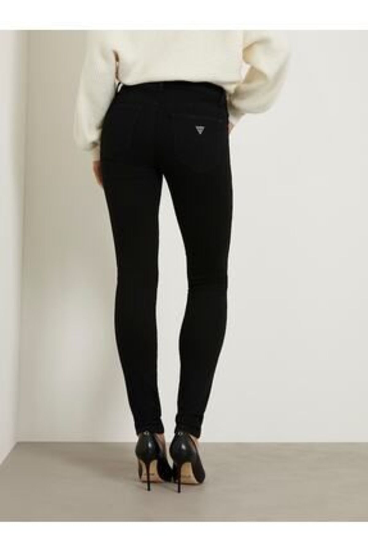 complete the look image