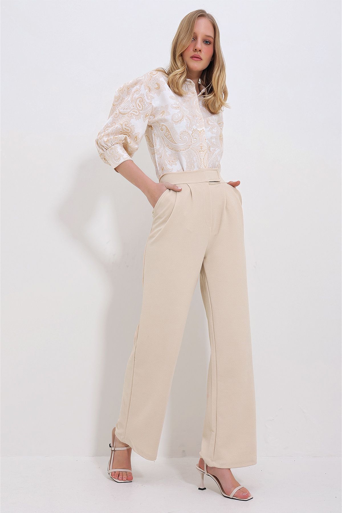 complete the look image