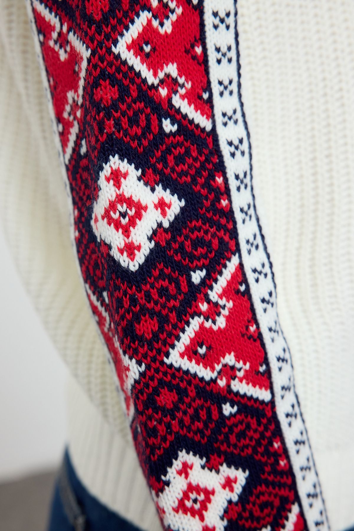Trendyol Collection-Ecru vyšívací vzorovaný pletený svetr Twoaw25Kz00393 4