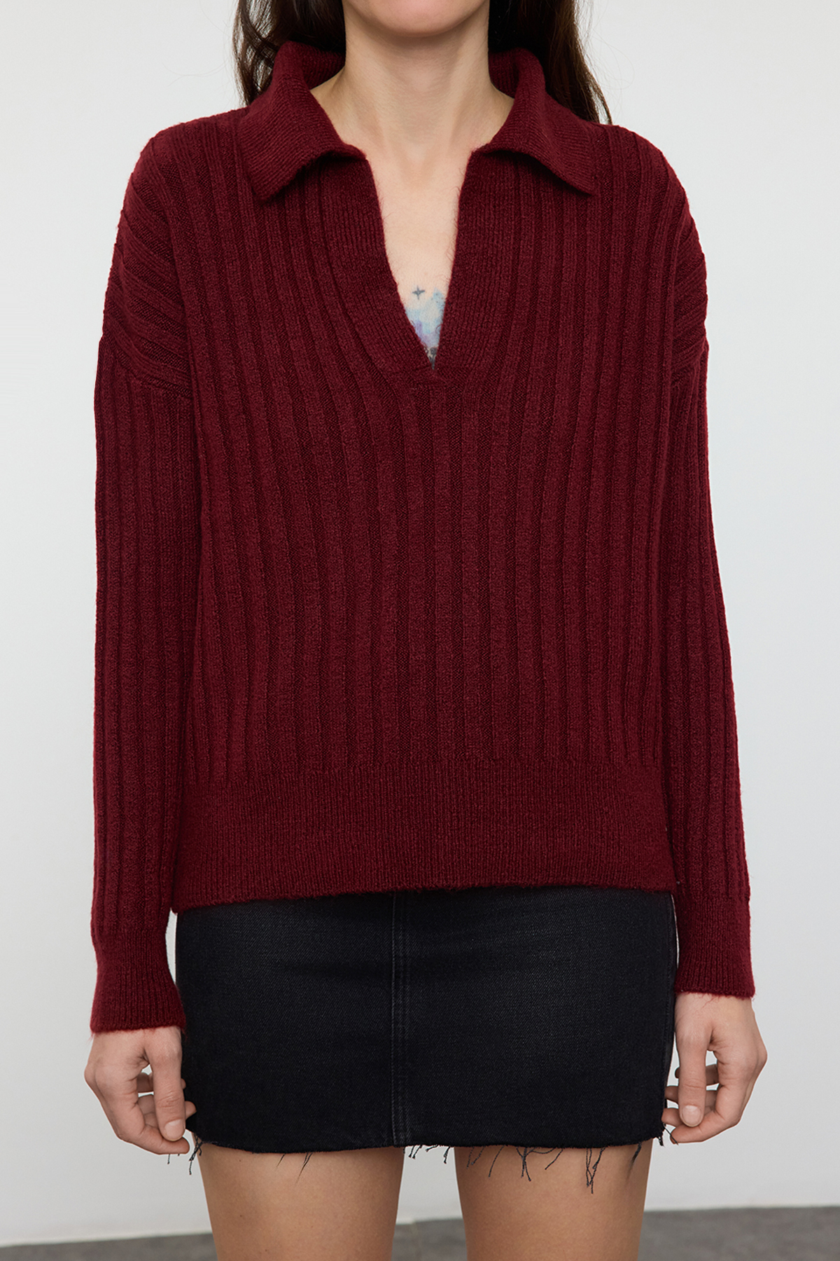 Trendyolmilla  Bordo Yumuşak Dokulu Polo Yaka Triko Kazak TWOAW24KZ00678 - Görsel 3