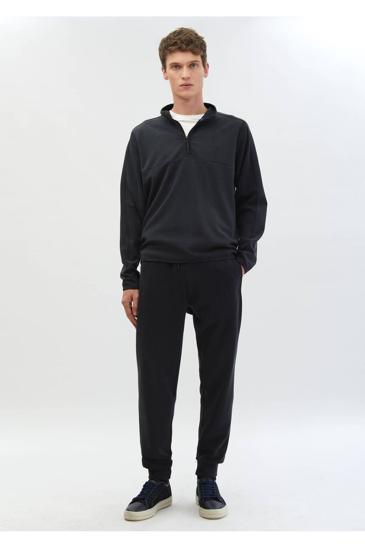 Ramsey-Black Stand Collar Plain Sweatshirt 2