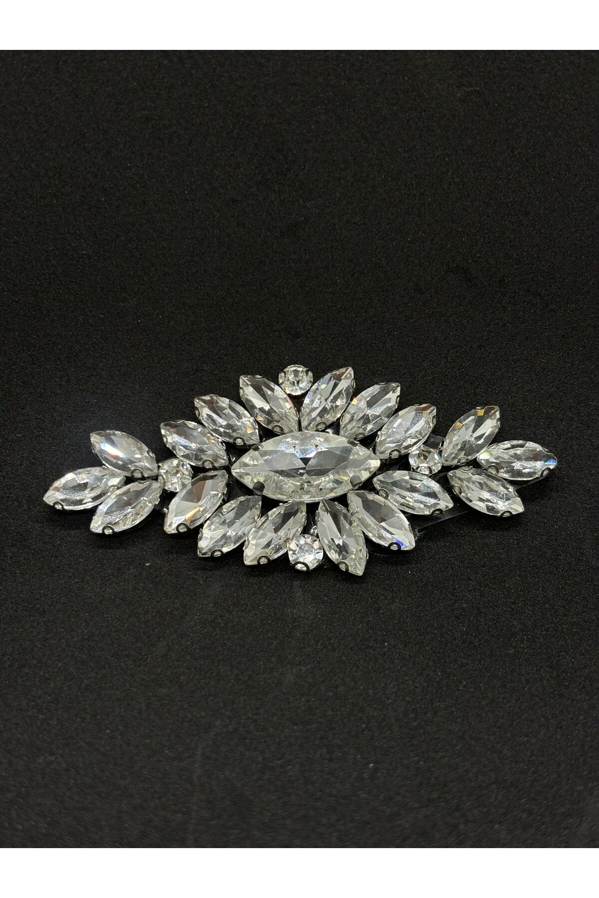 Iron-On Shiny Stone Wallpaper Crystal Stone Shoes, Bags and Clothing Accessories (9x4.5 cm.)