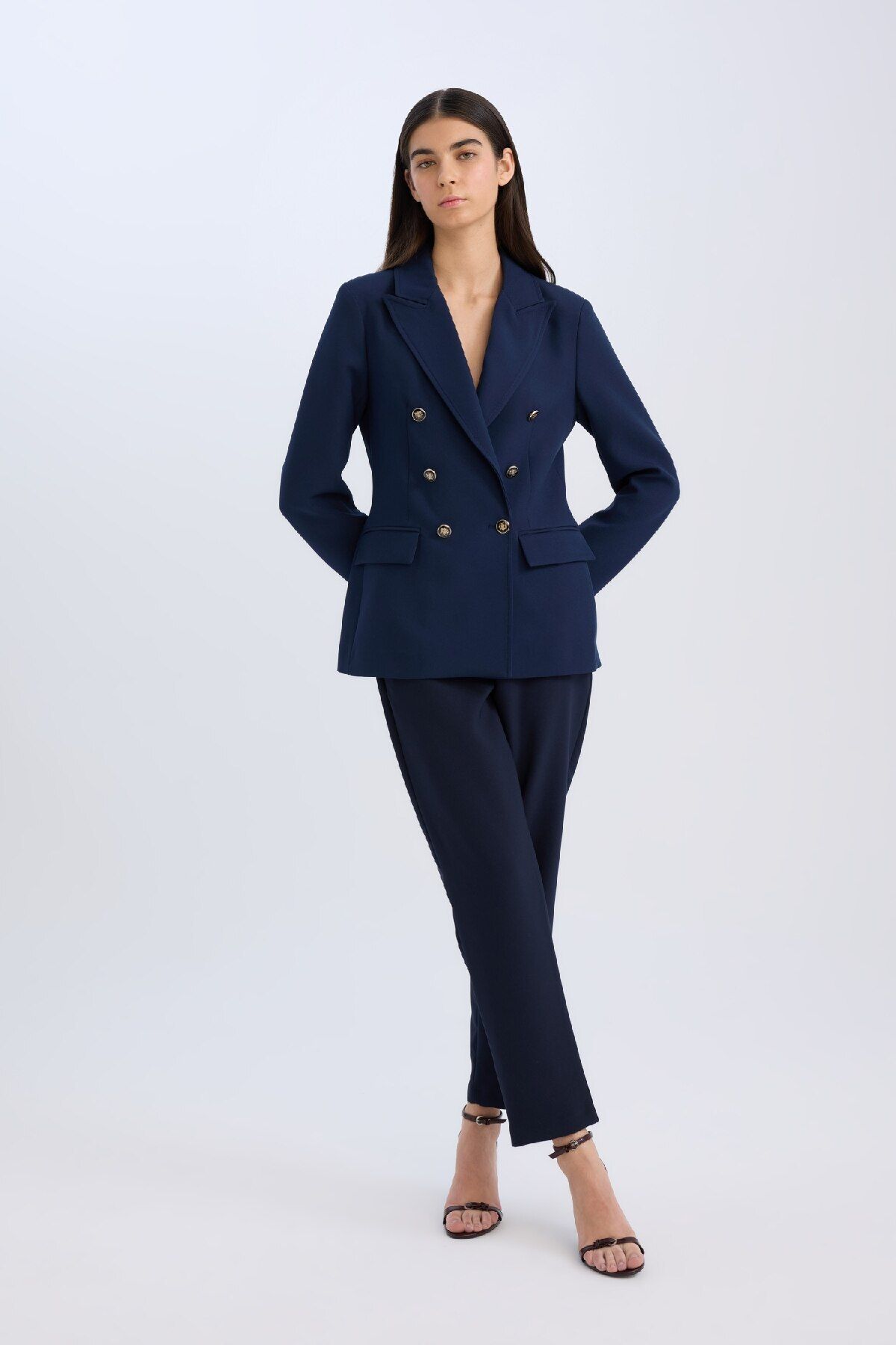 DeFacto-Spodnie Carrot Fit Carrot Mold Navy Basic z prostymi kieszeniami i wysokim stanem i prostą nogawką 3152628 1