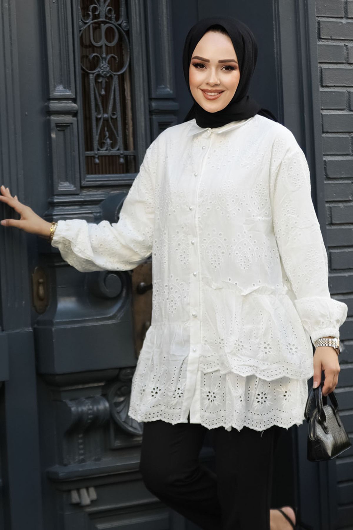 Neva Style-White Laced Hijab Tunic - 13761B 1