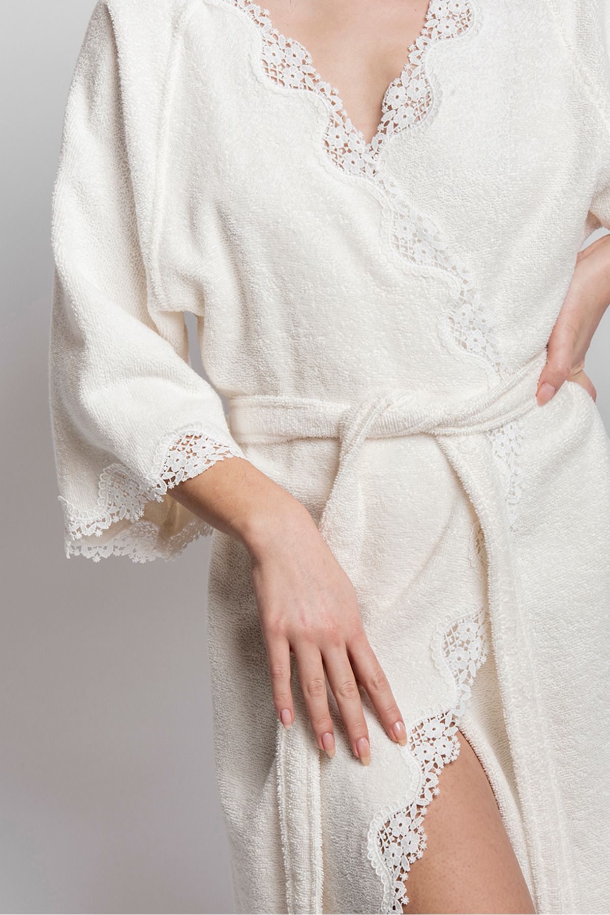 Gül Güler-Bathrobe Petunia Bone - Lace 3