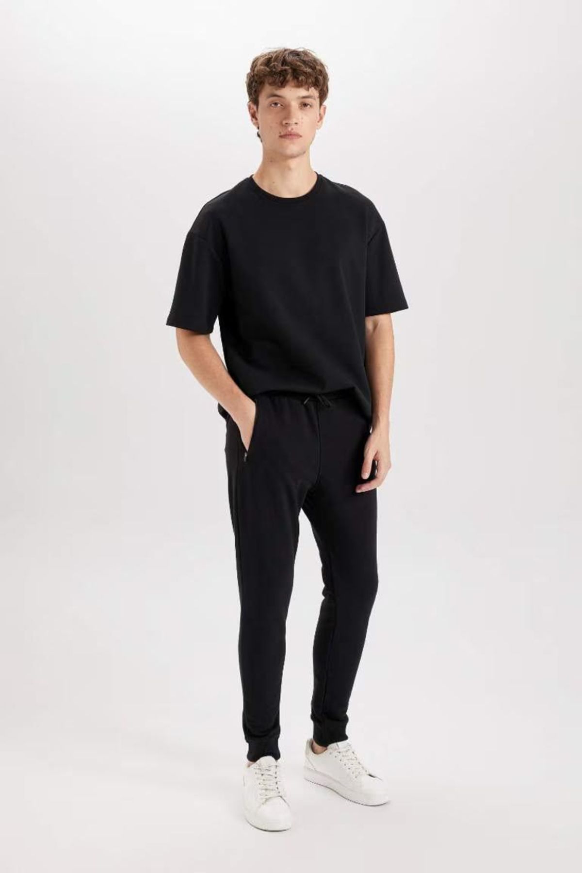 DeFacto-Tepláky Slim Fit Jogger - šněrovací pas, pružná noha, kapsa na zip A4387Ax24Au 3