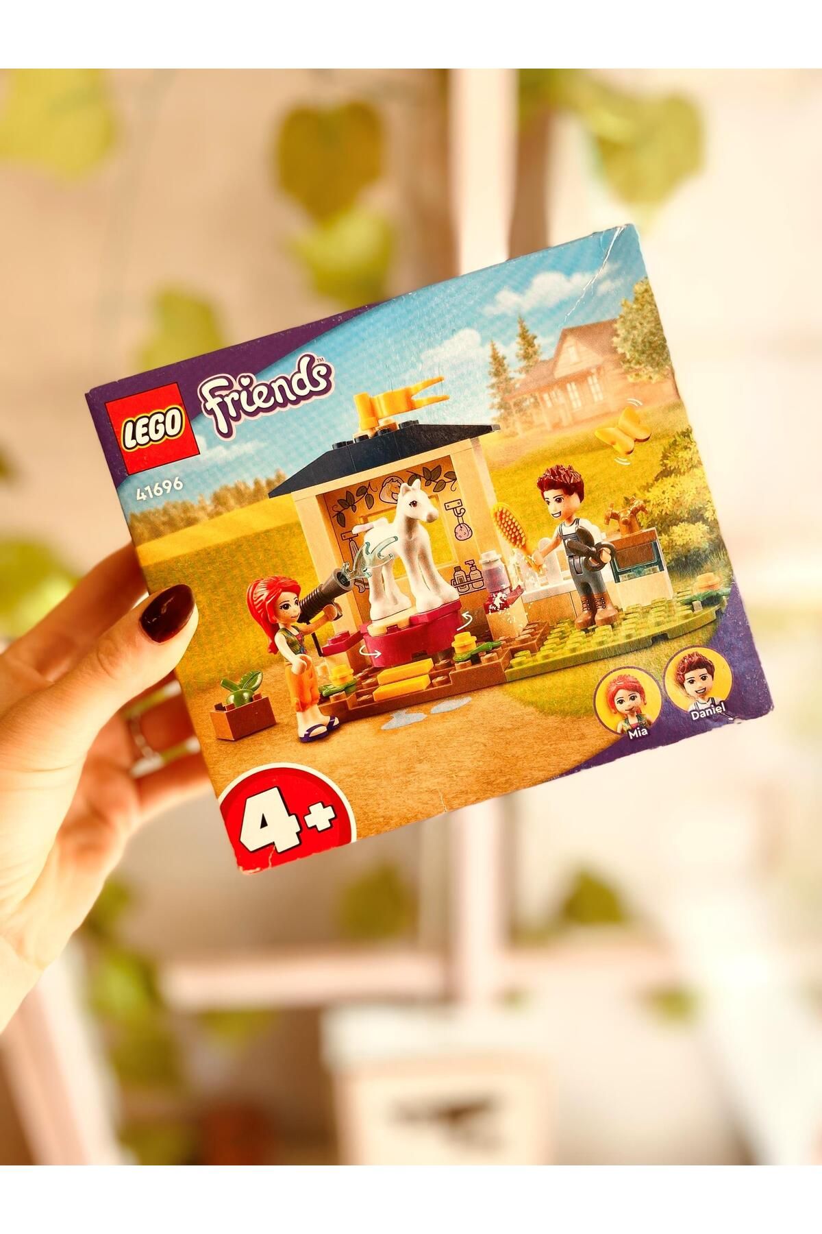 SIPAHI LEGO Friends Midilli Yıkama Ahırı