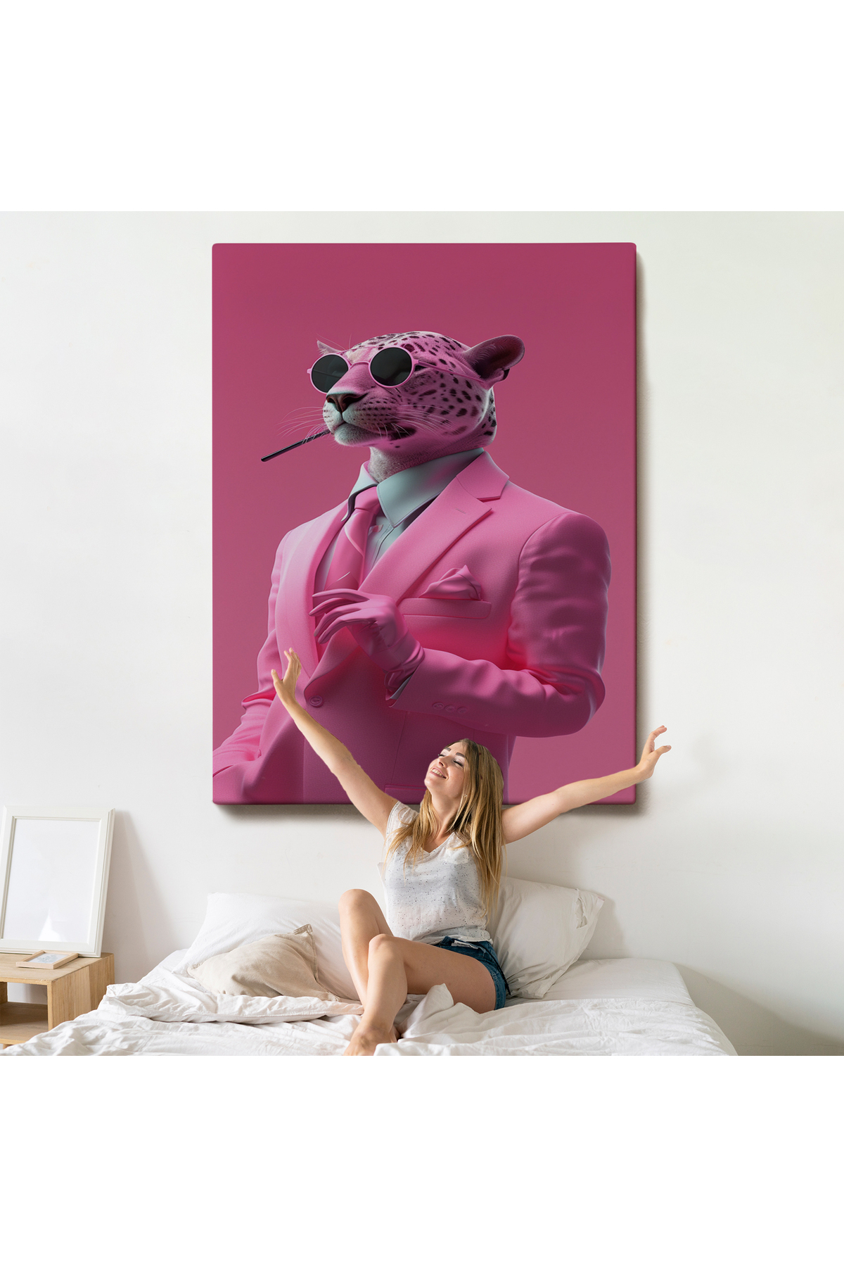 Sigara İçen Pembe Leopar Kanvas Tablo görsel 5