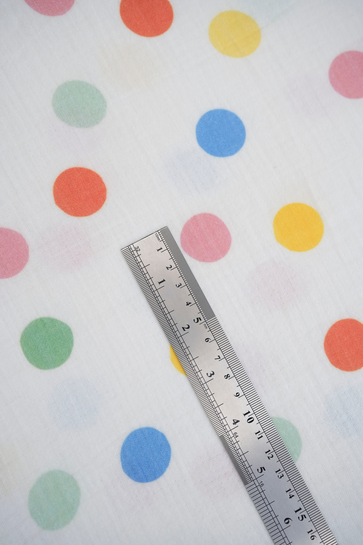 Tuğba Kuğu Baskılı Müslin Kumaş  | Colerful Dots fotoğrafı 4 (önizleme)