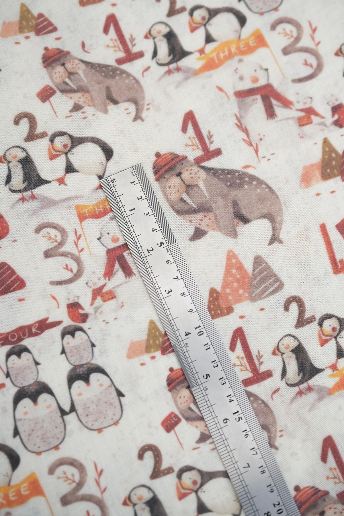 Tuğba Kuğu Baskılı Müslin Kumaş  | Numbers And Animals fotoğrafı 4 (önizleme)