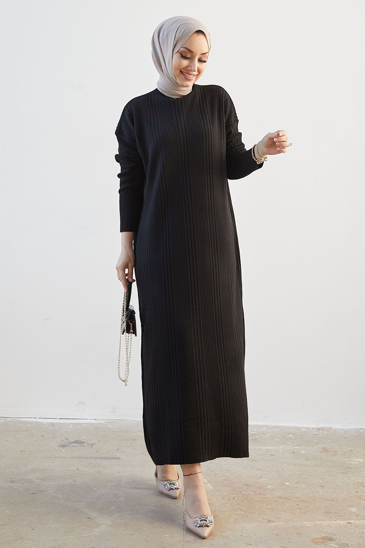 InStyle-Arissa Rollkragenpullover, langes Strickkleid – Schwarz 5