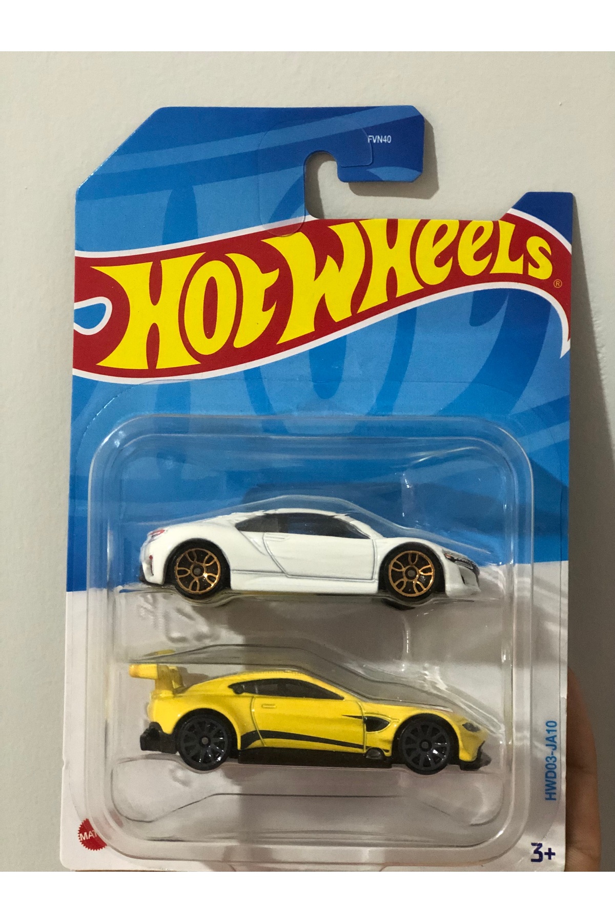 HOT WHEELS ACURA NSX VE ASTON MARTINE VANTAGE GTE KOLEKSİYONERLERE
