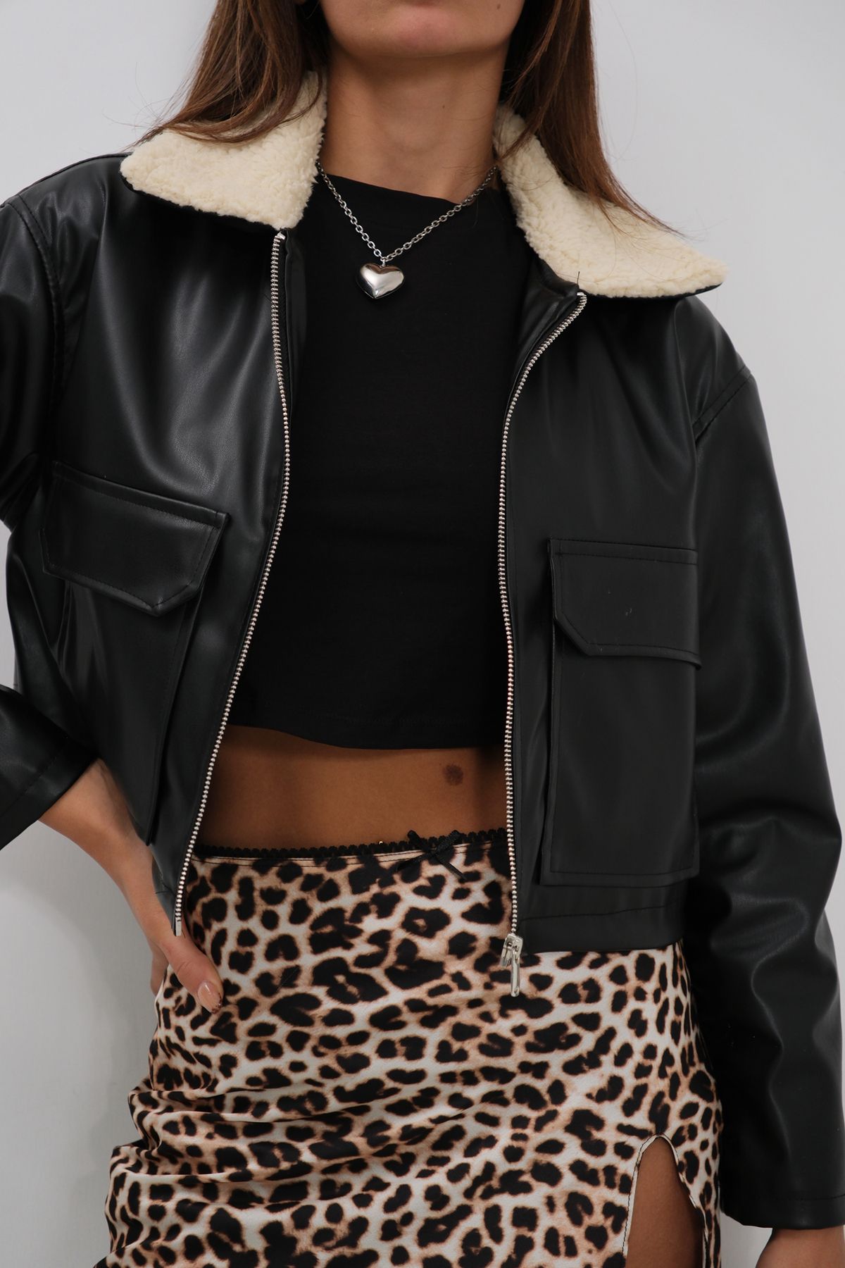 Black Fashion-Black Crop Plush Collar Jacket 3