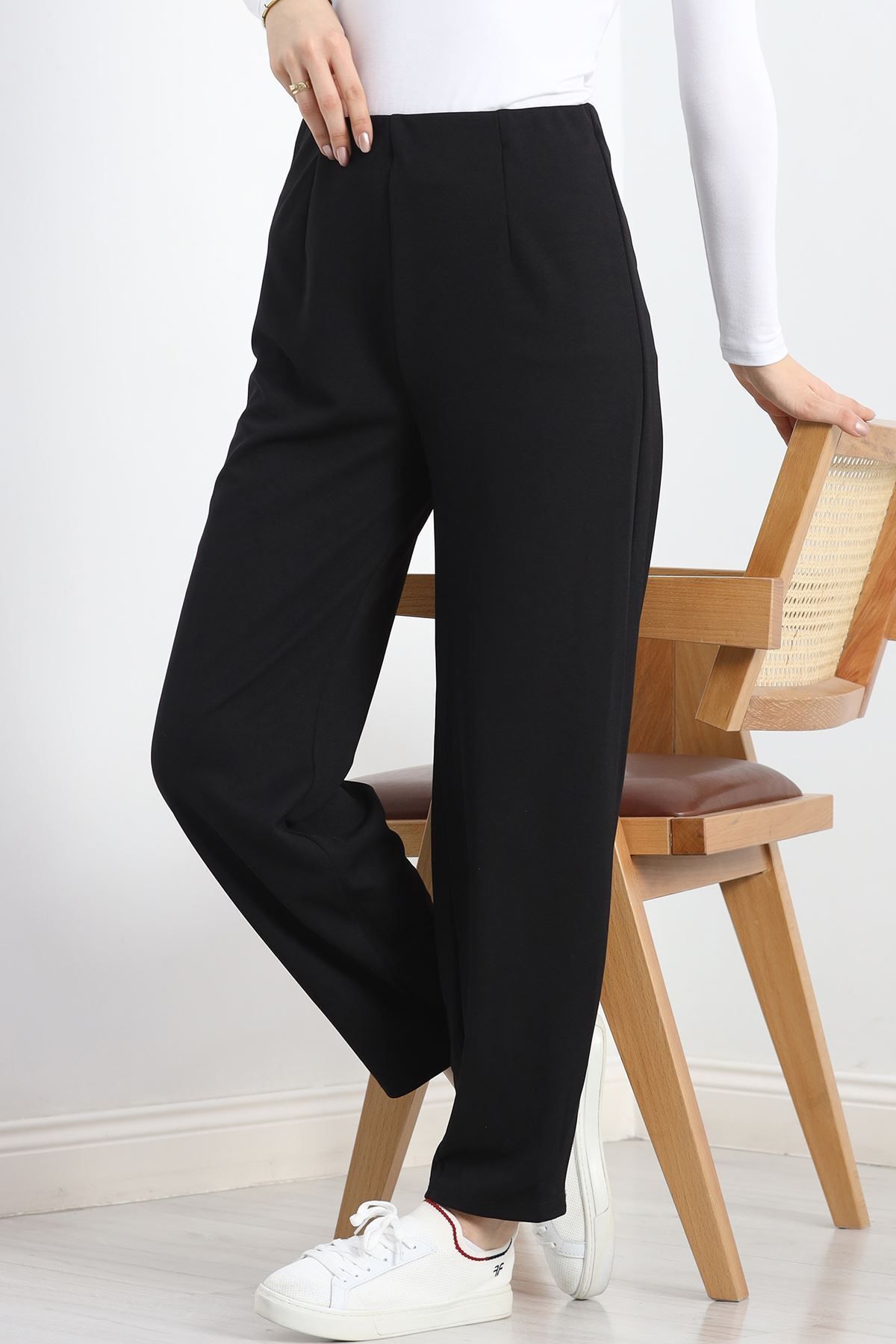 Afrodit-Wide Cut Black Trousers - Collet Detailed 1