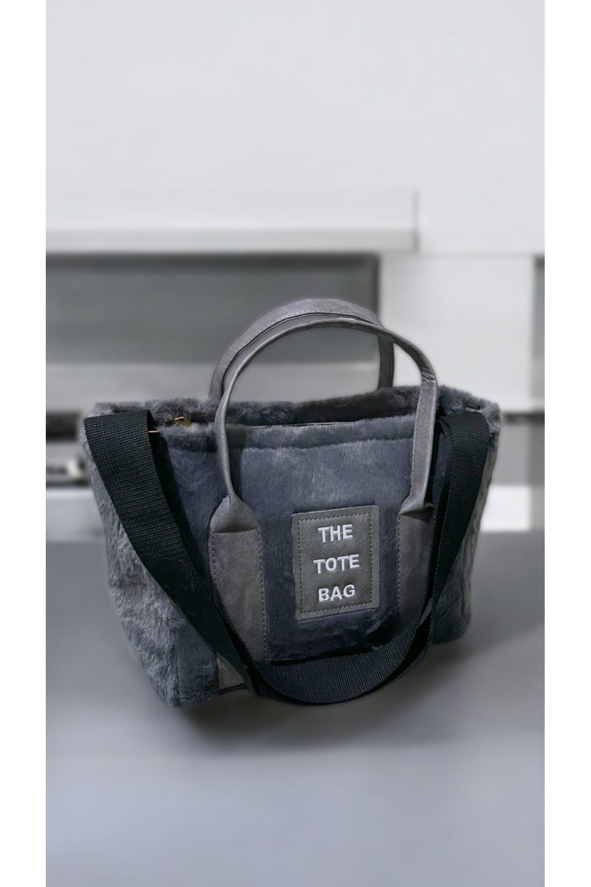 کیف زنانه Anthracite The Tote بند ستونی خزدار کیف کراس بادی خزدار