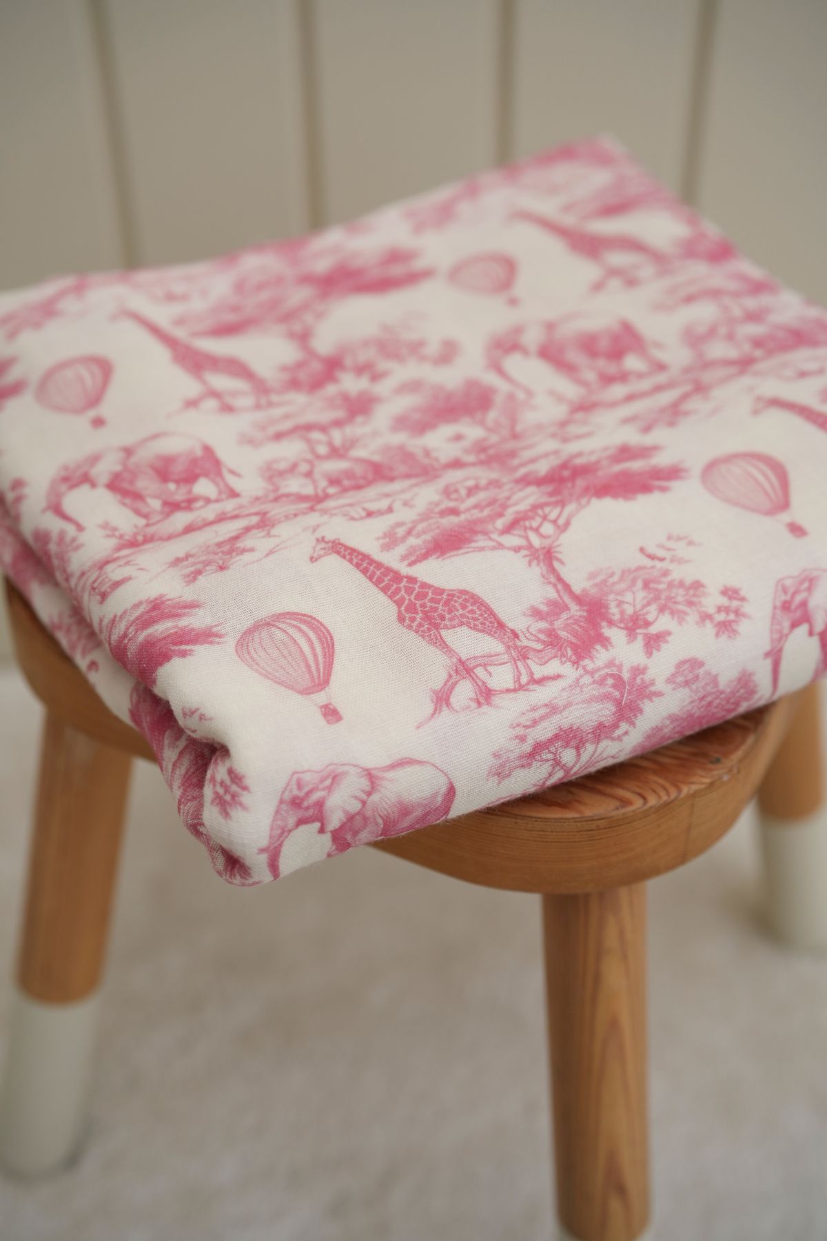 Tuğba Kuğu-Printed Muslin Fabric |   Pink Safari 1