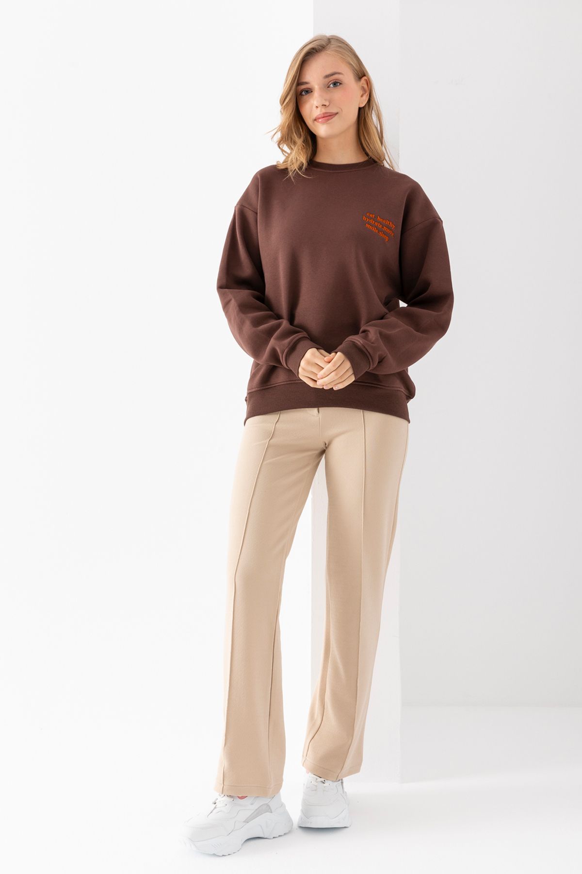 Zomers-Women's Crew Neck Fleece Embroidered Oversize Brown Sweatshirt 2