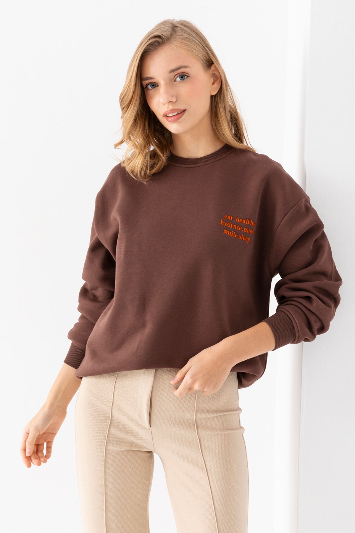 Zomers-Women's Crew Neck Fleece Embroidered Oversize Brown Sweatshirt 7