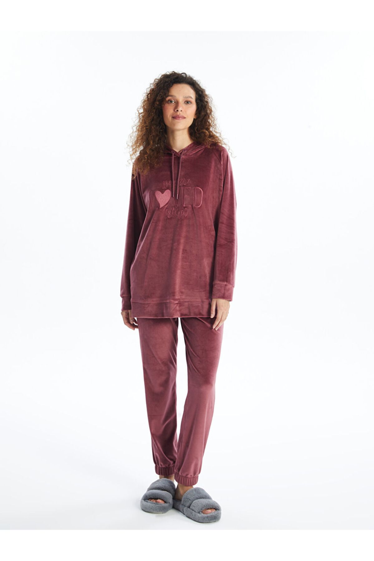 LC Waikiki-Embroidery Embroidered Hooded Women's Sleepwear Top in Standard Fit Soft Texture Velvet Fabric 3