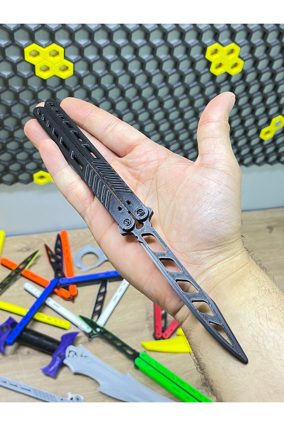 Main Collectibles Kelebek Antrenman Bıçağı Özel Motifli Full Siyah Renk Butterfly Knife Plastik 1 Adet