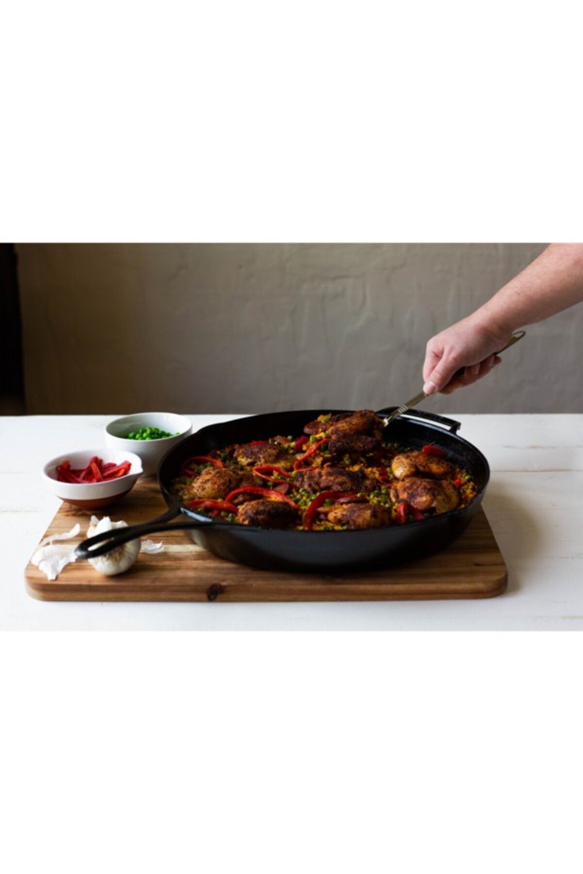 Lodge-Non-Stick Round Skillet Pan with Hanging Loop 10.5inch 5