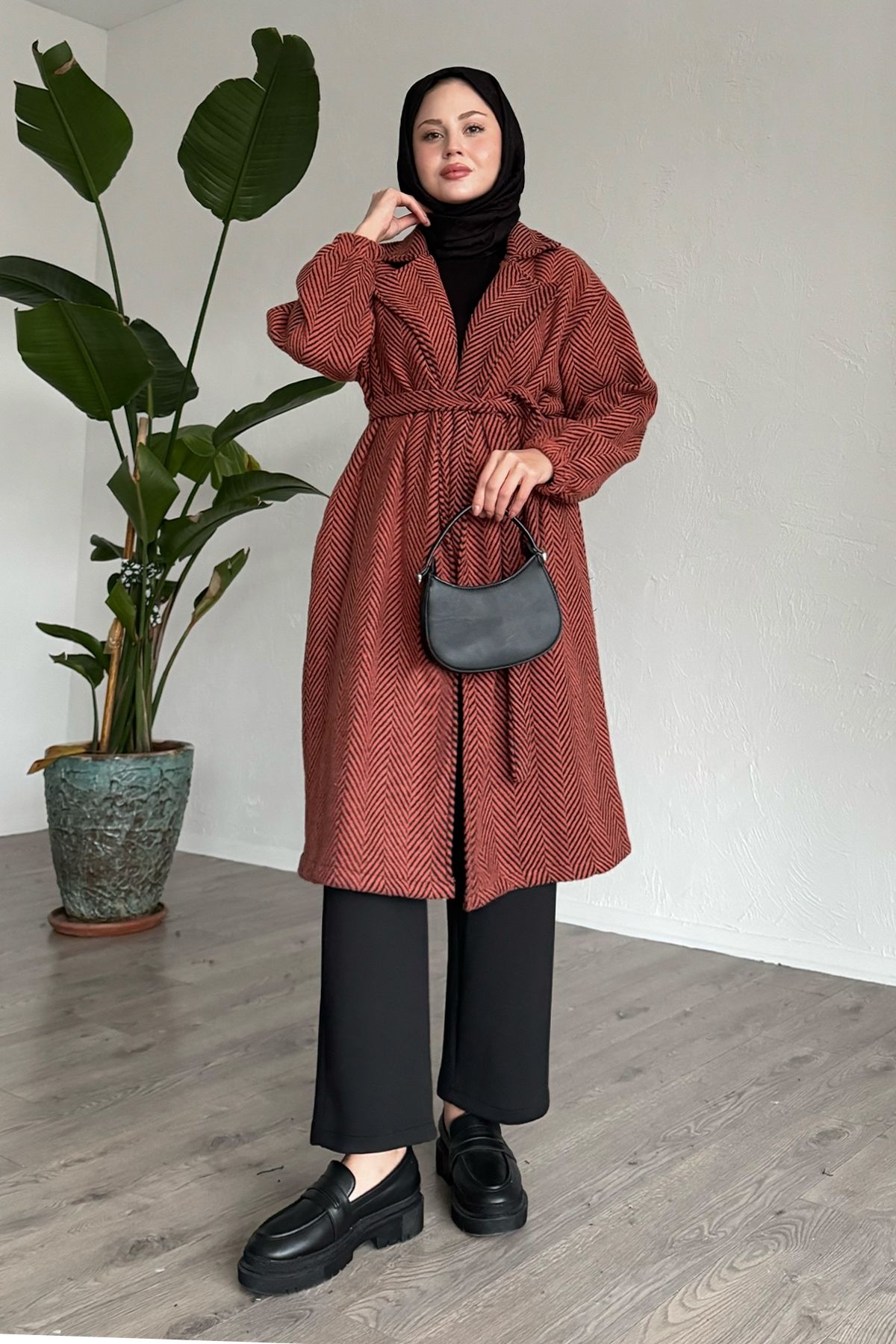 InStyle-Herringbone Tile Stamp Coat 3